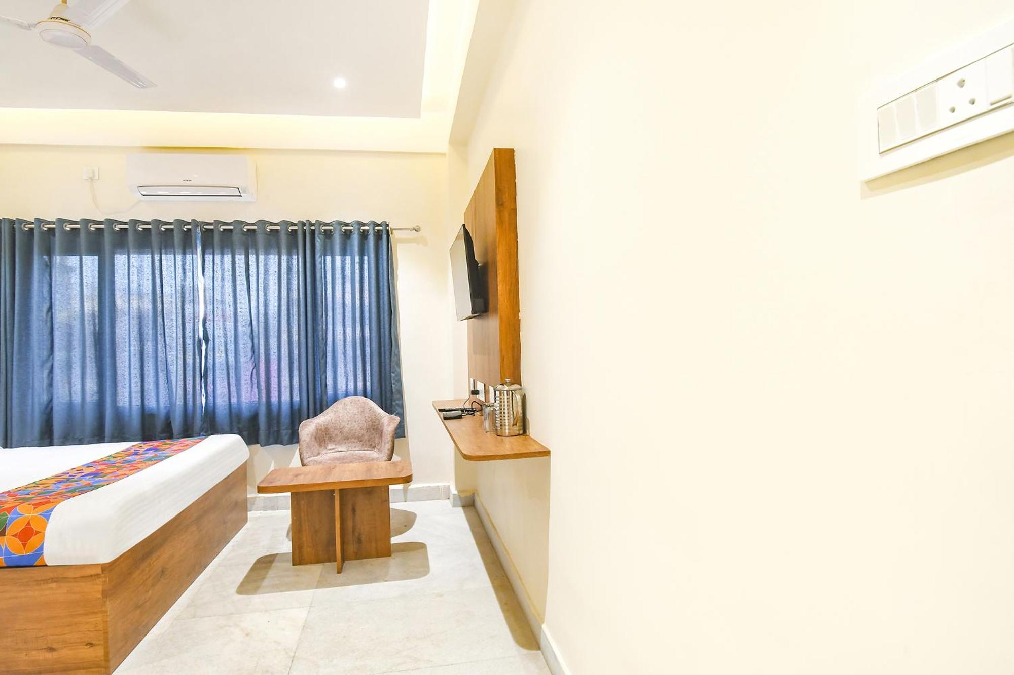 Fabhotel Prime The Golden Plaza - Nr Tarapith Temple Exterior photo